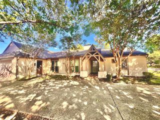 15555 Mosscove Circle, Dallas, TX 75248