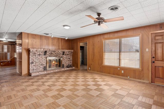 601 Overhill Dr, Kerrville, TX 78028