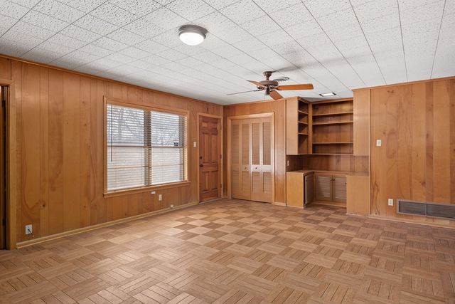 601 Overhill Dr, Kerrville, TX 78028