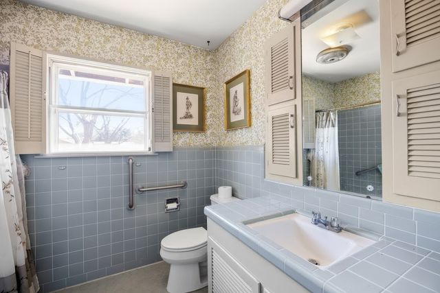 601 Overhill Dr, Kerrville, TX 78028