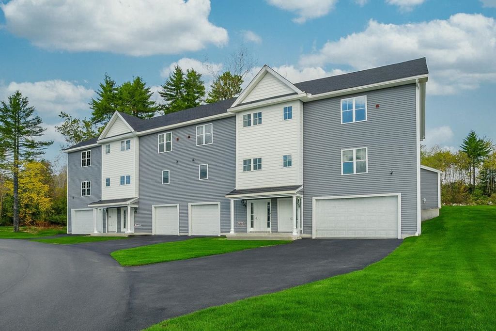 21 Autumn Lane, Raymond, NH 03077