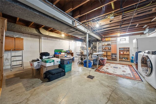 505 Oxford Blvd, Mt Lebanon, PA 15243