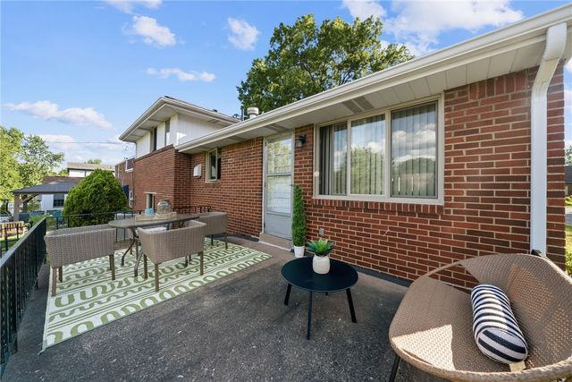 505 Oxford Blvd, Mt Lebanon, PA 15243