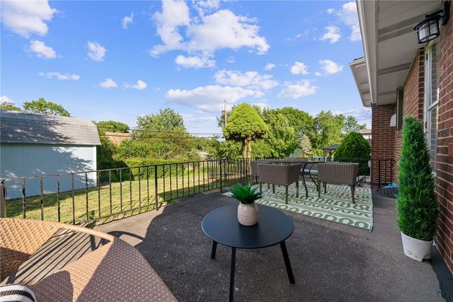 505 Oxford Blvd, Mt Lebanon, PA 15243