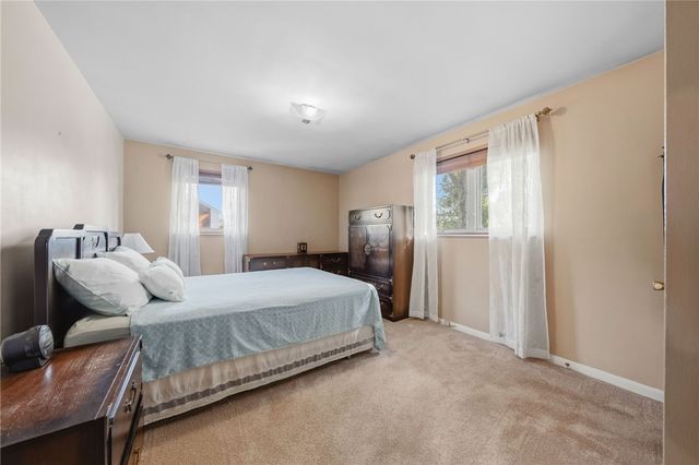 505 Oxford Blvd, Mt Lebanon, PA 15243