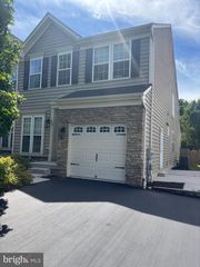 292 MAPLE DR, Hanover, PA 17331