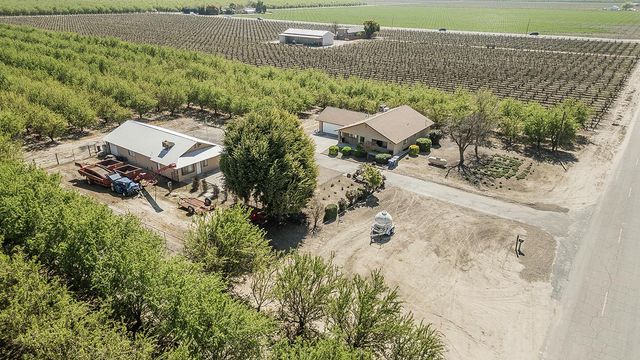 5290 N Bishop Avenue, Fresno, CA 93723