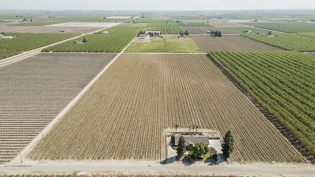 5290 N Bishop Avenue, Fresno, CA 93723