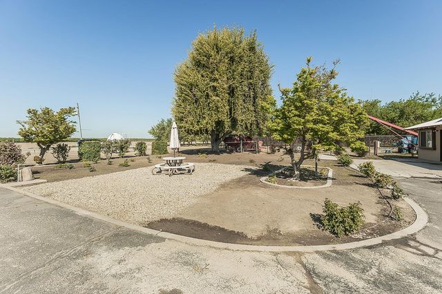 5290 N Bishop Avenue, Fresno, CA 93723