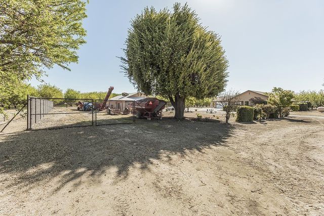 5290 N Bishop Avenue, Fresno, CA 93723