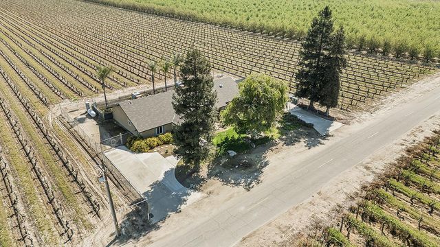 5290 N Bishop Avenue, Fresno, CA 93723