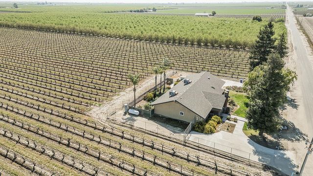 5290 N Bishop Avenue, Fresno, CA 93723