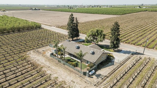 5290 N Bishop Avenue, Fresno, CA 93723