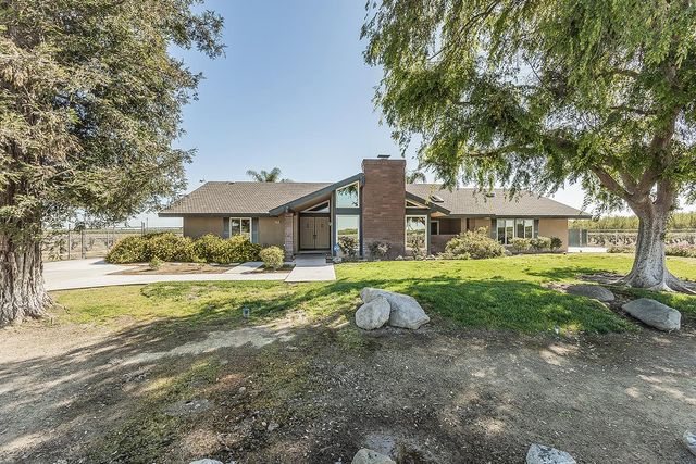 5290 N Bishop Avenue, Fresno, CA 93723