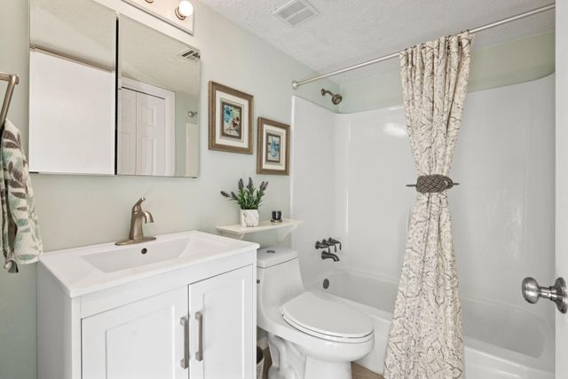 659 Davis Road, League City, TX 77573