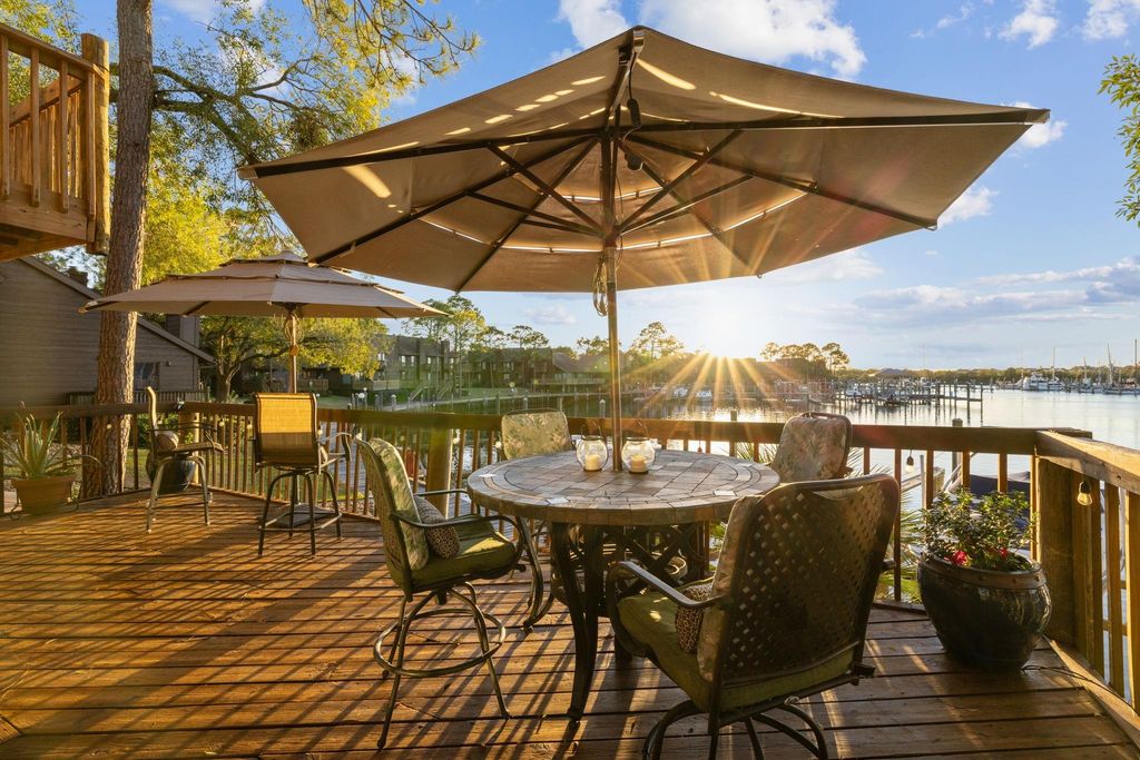 659 Davis Road, League City, TX 77573