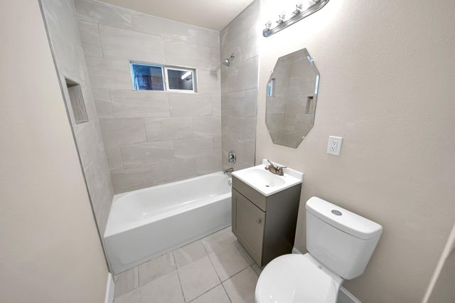 3032 Briarwick Lane, Houston, TX 77093