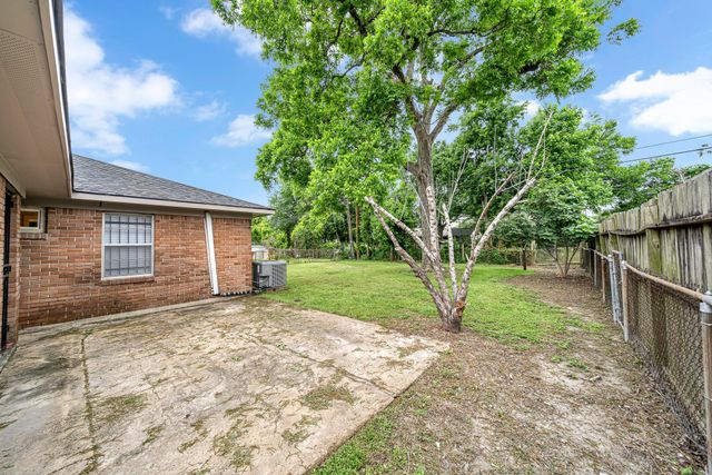 3032 Briarwick Lane, Houston, TX 77093