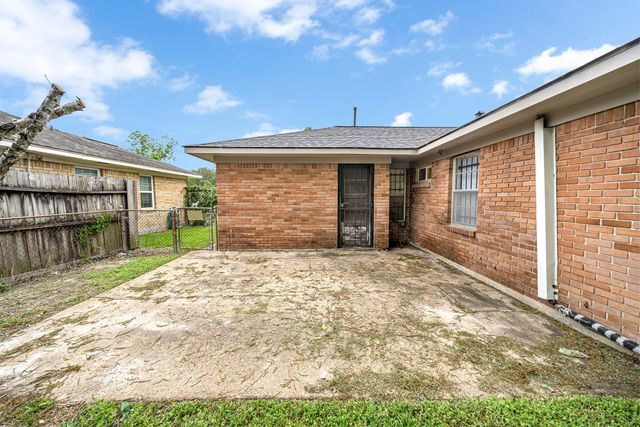 3032 Briarwick Lane, Houston, TX 77093