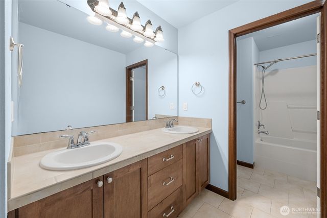 1033 Lyle Ridge Circle, Oak Harbor, WA 98277