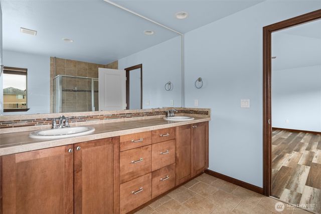 1033 Lyle Ridge Circle, Oak Harbor, WA 98277