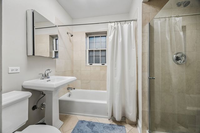 344 S Maple Avenue 2B, Oak Park, IL 60302
