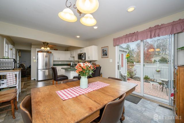 35 Brown Drive, Hamilton, NJ 08690