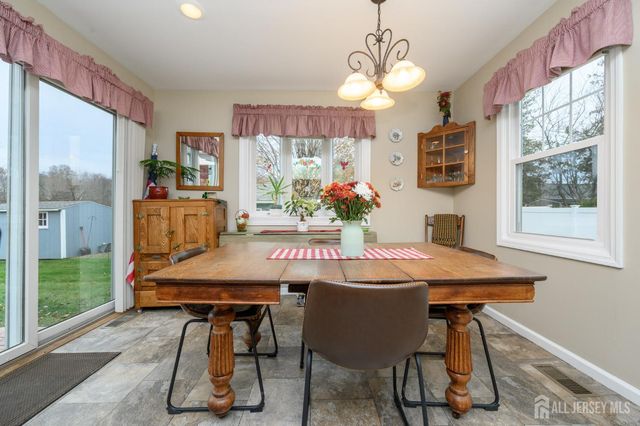 35 Brown Drive, Hamilton, NJ 08690