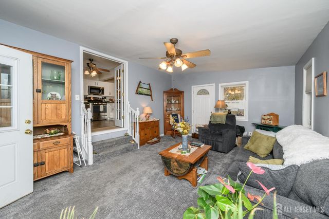 35 Brown Drive, Hamilton, NJ 08690