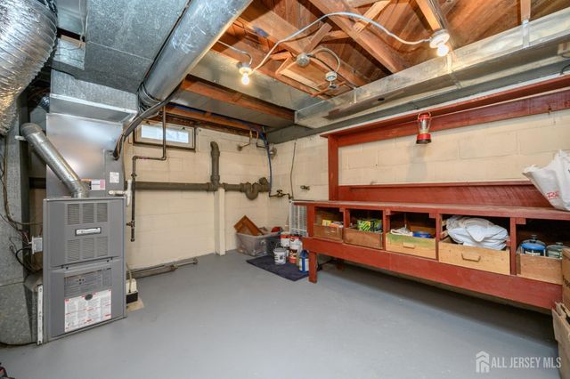 35 Brown Drive, Hamilton, NJ 08690