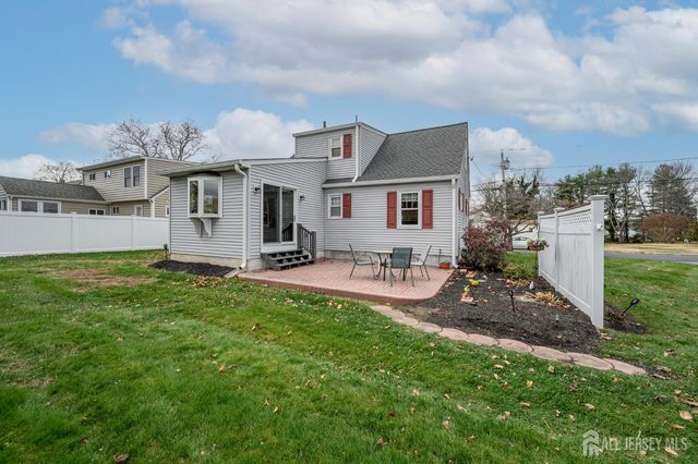 35 Brown Drive, Hamilton, NJ 08690