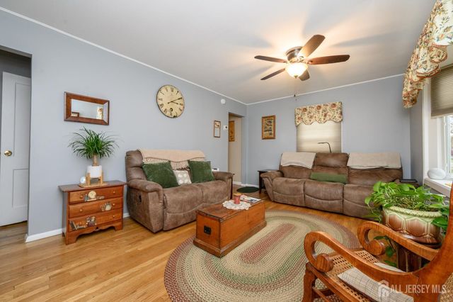 35 Brown Drive, Hamilton, NJ 08690