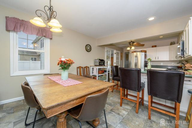 35 Brown Drive, Hamilton, NJ 08690