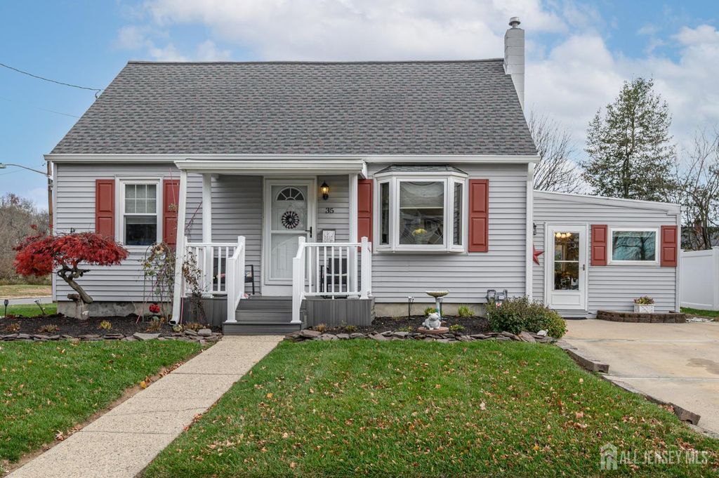 35 Brown Drive, Hamilton, NJ 08690