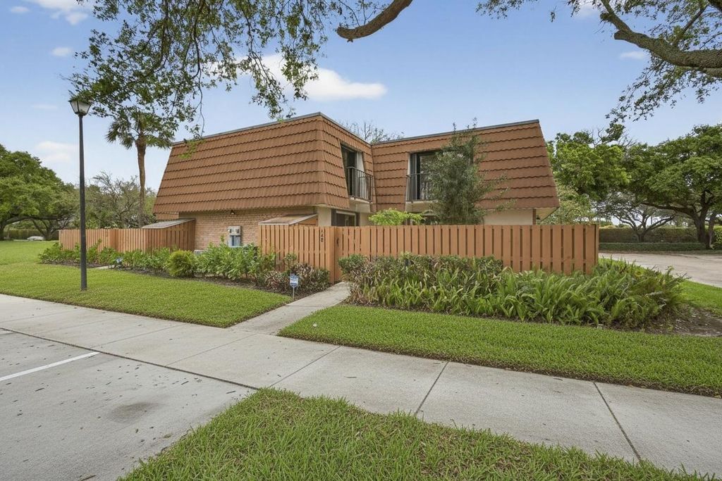 168 Heritage Way, West Palm Beach, FL 33407