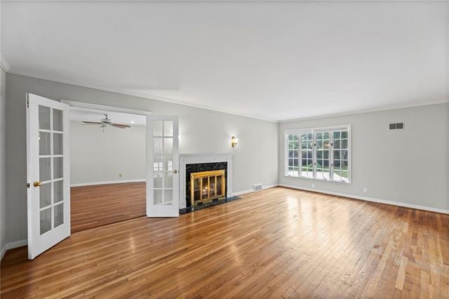 437 W 66th Terrace, Kansas City, MO 64113
