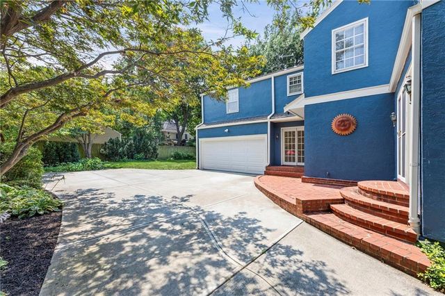 437 W 66th Terrace, Kansas City, MO 64113
