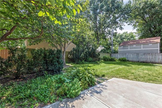 437 W 66th Terrace, Kansas City, MO 64113