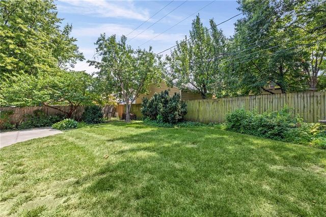437 W 66th Terrace, Kansas City, MO 64113