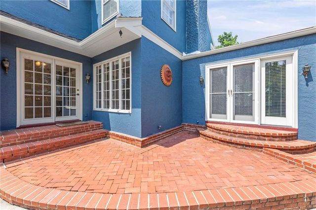 437 W 66th Terrace, Kansas City, MO 64113