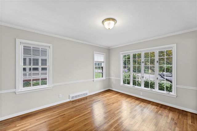 437 W 66th Terrace, Kansas City, MO 64113