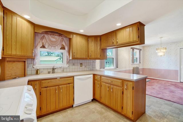 3242 ELMAE DR, Lancaster, PA 17601