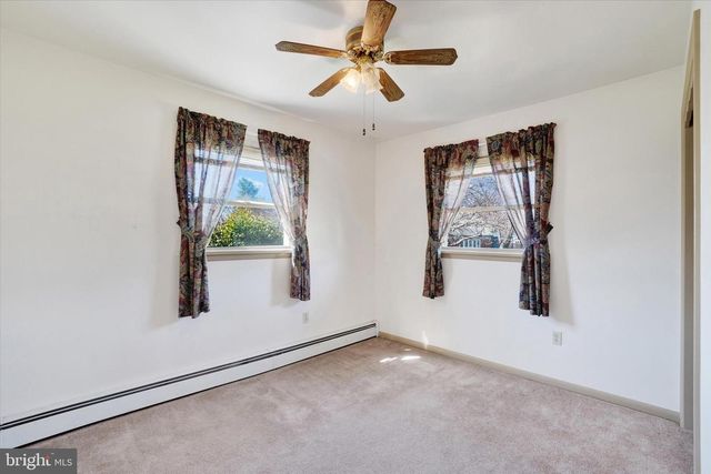 3242 ELMAE DR, Lancaster, PA 17601