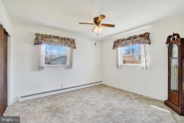 3242 ELMAE DR, Lancaster, PA 17601