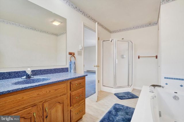 3242 ELMAE DR, Lancaster, PA 17601