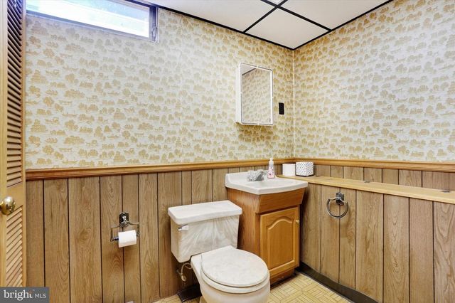 3242 ELMAE DR, Lancaster, PA 17601