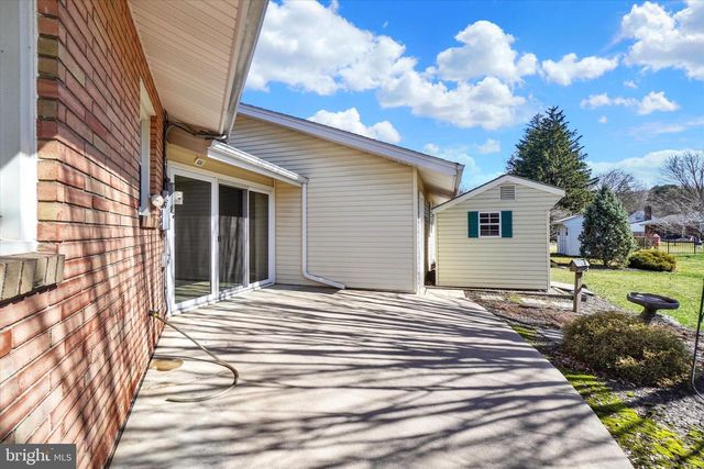 3242 ELMAE DR, Lancaster, PA 17601