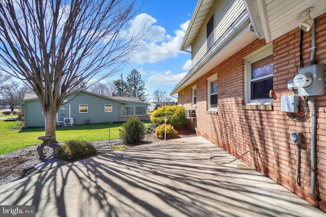 3242 ELMAE DR, Lancaster, PA 17601