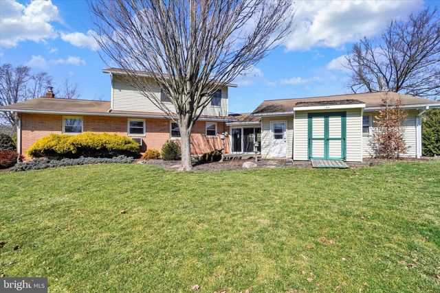 3242 ELMAE DR, Lancaster, PA 17601