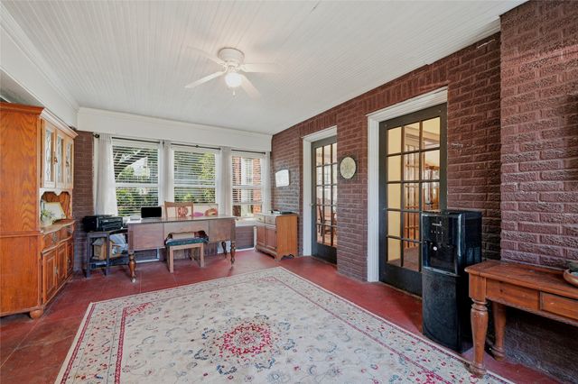 221 W 5th Street, Bonham, TX 75418
